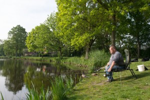 Verhandeln Arbeitgeber und Arbeitnehmer einen Tarifvertrag, ist auch Urlaub ein Thema.