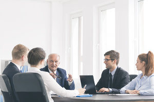 Eine Ermahnung im Arbeitsrecht dient der Verwarnung des Betroffenen.