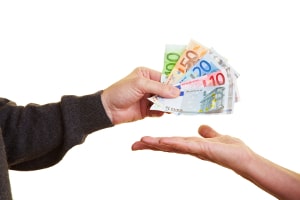 Mindestlohn im 450-Euro-Job: Viele Unternehmer halten sich an die gesetzlichen Vorgaben.