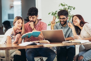 Jobben in den Semesterferien: Auch Studenten können einen Ferienjob machen. 