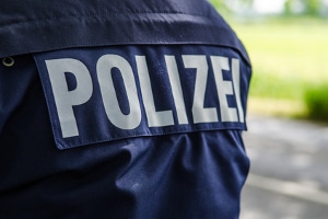 Ob Sie zuverlässig genug sind, um im Wachgewerbe tätig zu werden, kann auch bei der Polizei überprüft werden.