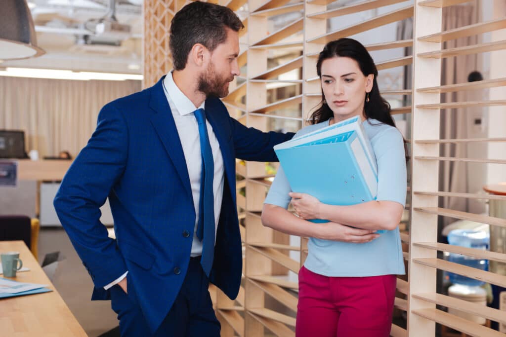 Am Arbeitsplatz ist die sexuelle Belästigung vor allem von Frauen leider keine Seltenheit.