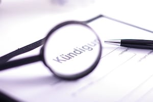 Die Kündigungsfrist im Tarifvertrag kann von der gesetzlichen Frist abweichen.