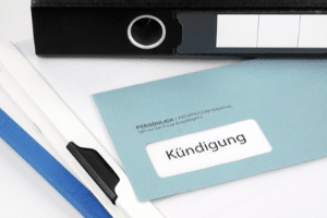 Kündigungsfrist: In der Probezeit gilt eine Mindestkündigungsfrist von zwei Wochen.