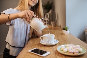 Das Arbeitsrecht definiert den Weg zum Pausenraum als Teil der Ruhepause.
